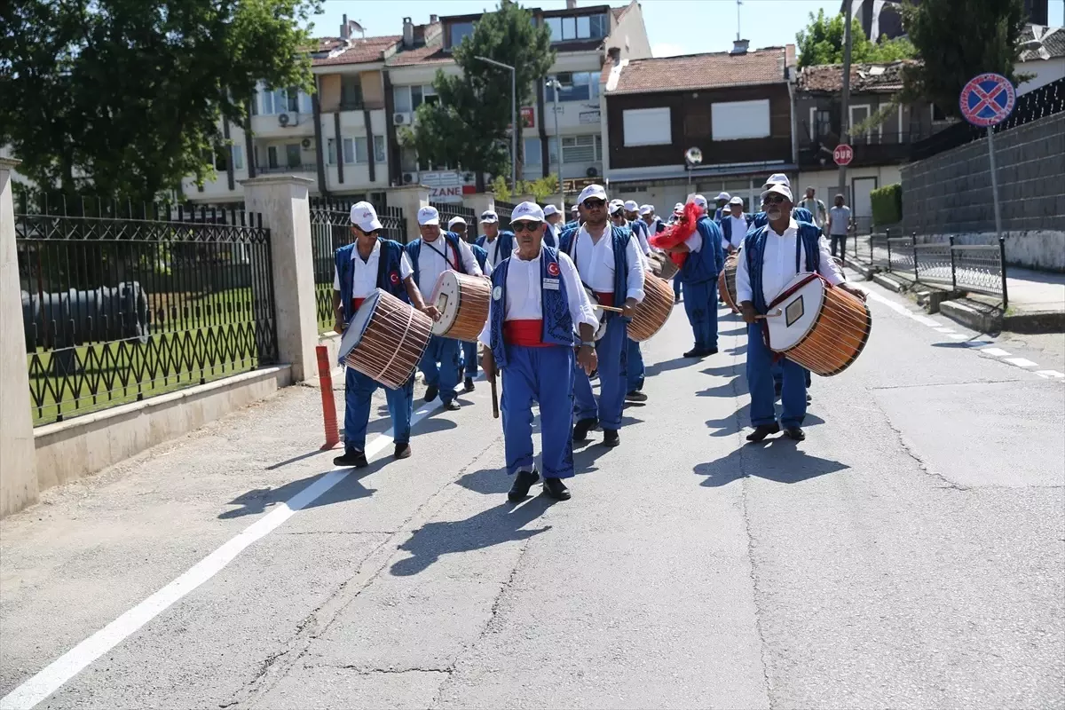 664. Tarihi Kırkpınar Yağlı Güreşleri Festivali, davul zurna ekibinin davetleriyle başladı