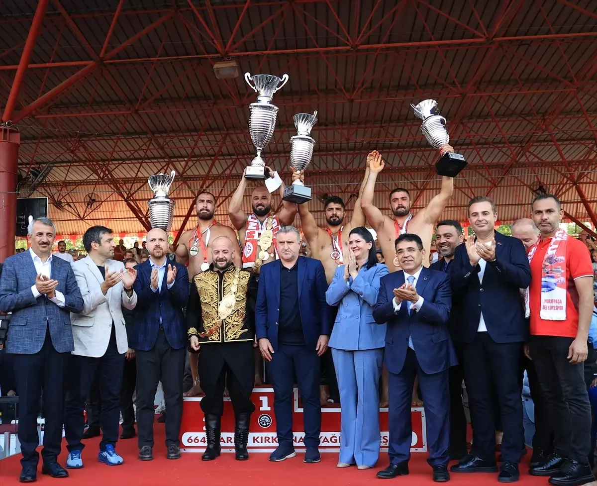 664. Tarihi Kırkpınar Yağlı Güreşleri'nde Ödüller Sahiplerini Buldu