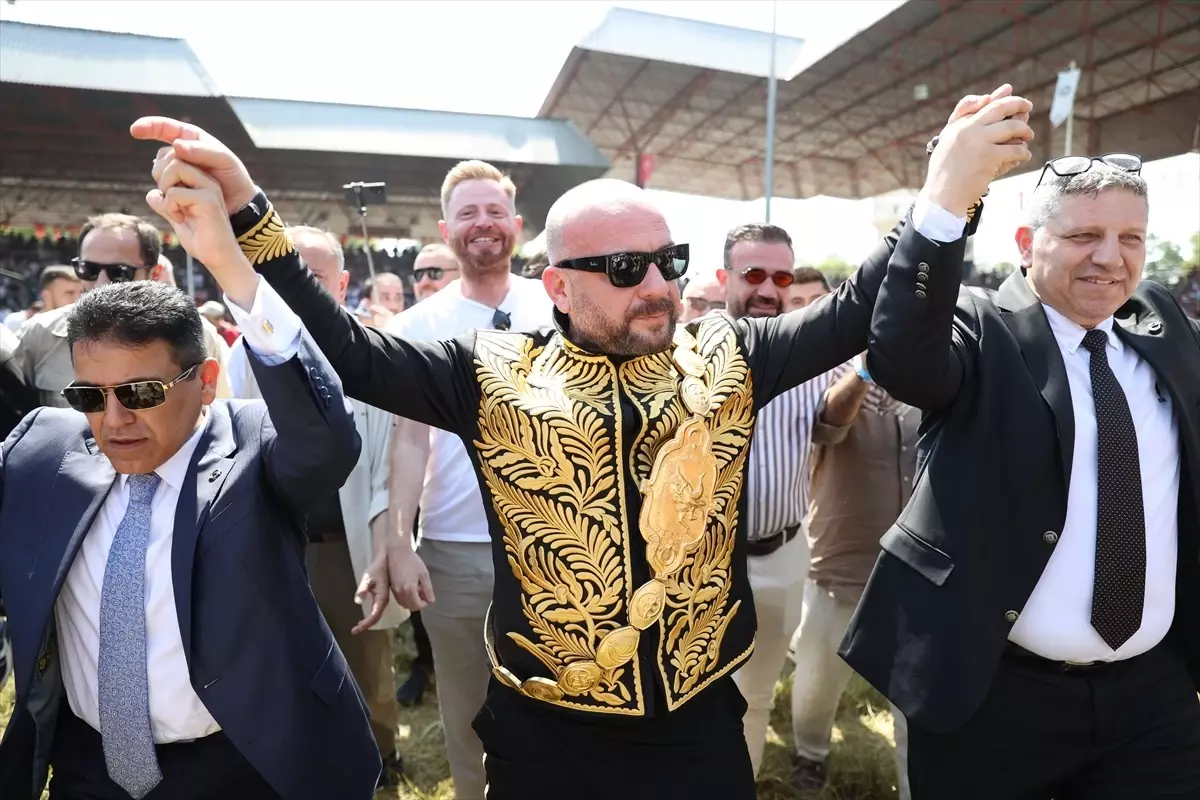 Kırkpınar Yağlı Güreşleri'nde Ağalık İhalesini Ufuk Özünlü Kazandı