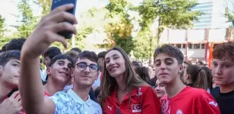 A Milli Kadın Voleybol Takımı'na Gümüş Madalya Sevinci