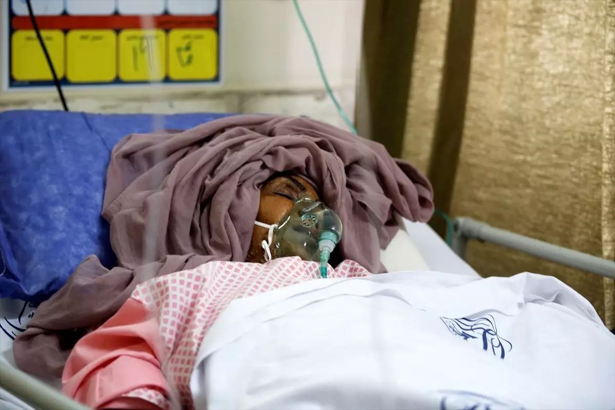 AA ekibi, İsrail'in saldırılarına uğrayan Tahran'daki hastanelerde tedavisi süren yaralıları görüntüledi