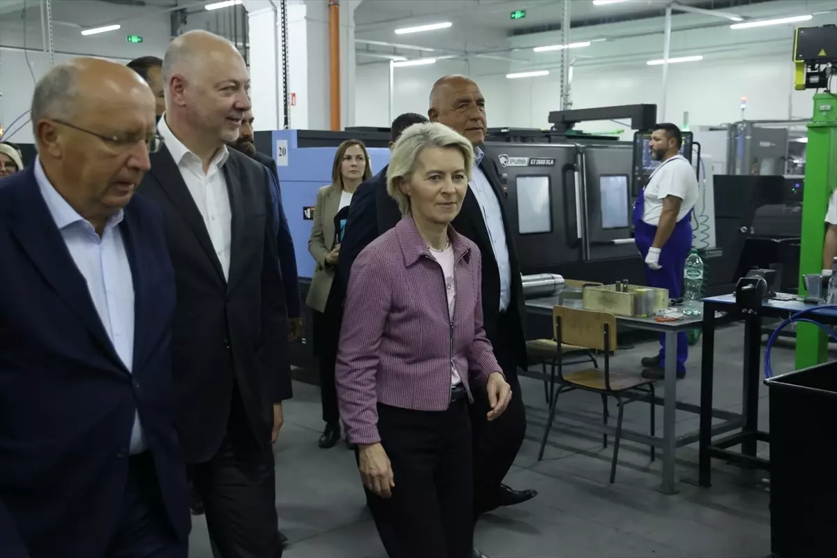 AB Komisyonu Başkanı von der Leyen, Bulgaristan'ın Silah Fabrikasını Ziyaret Etti