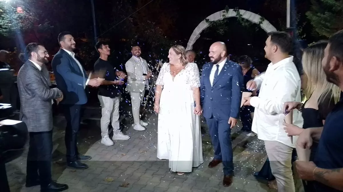 Amerikalı Gelin ve Türk Damat'tan Geleneksel Düğün
