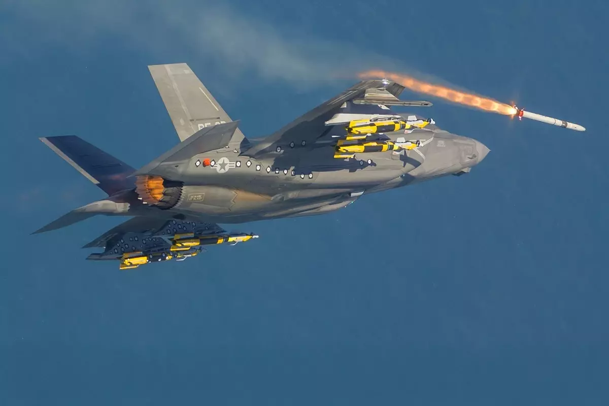 ABD'nin F-35'leri dünya çapında savaş uçağı maliyetlerini artırdı