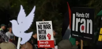 Londra'da ABD Büyükelçiliği Önünde İran'a Destek Gösterisi