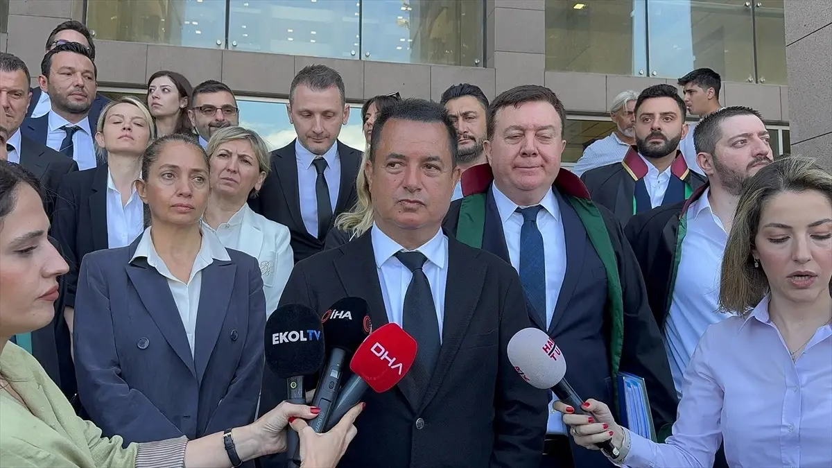 Acun Ilıcalı ve 7 Sanık Yasa Dışı Bahis Reklamları Davasında Yargılanıyor