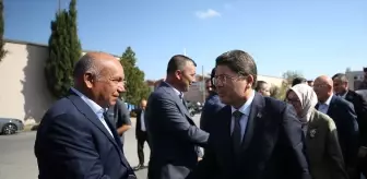 Adalet Bakanı Tunç Balıkesir'de ziyaretlerde bulundu