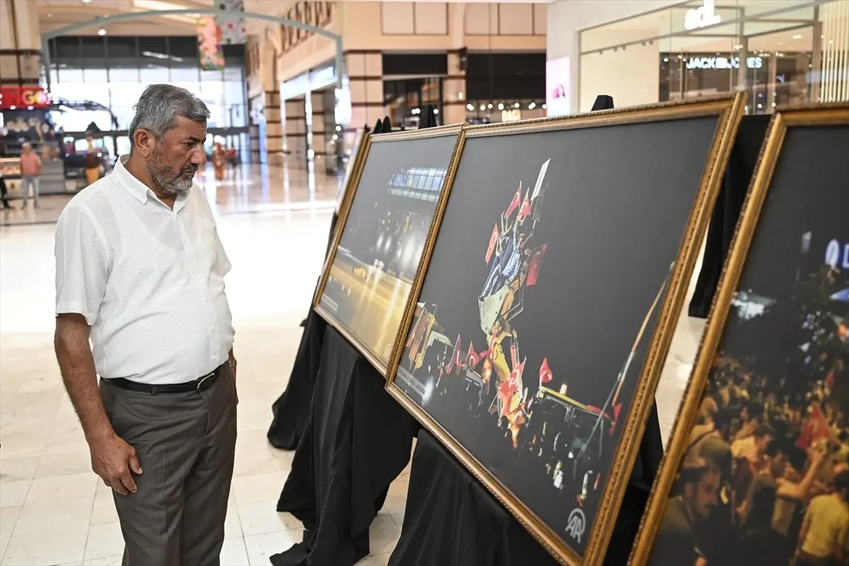 Adana'da '15 Temmuz Fotoğraf Sergisi' açıldı