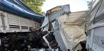 Adana'da Zincirleme Trafik Kazası: 1 Ölü, 2 Yaralı