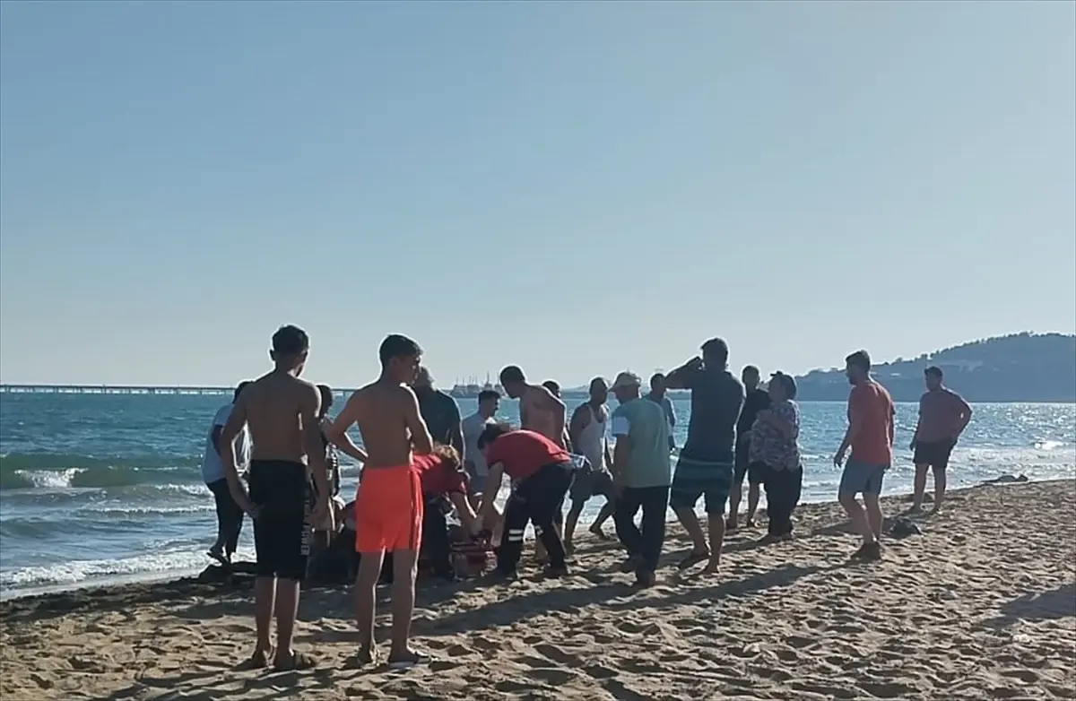 Ceyhan'da Boğulma Tehlikesi Geçiren Kişi Hastaneye Kaldırıldı