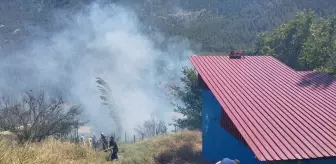 Adana'da Çalılık Alanda Yangın Kontrol Altına Alındı