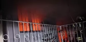 Adana'da Yangın: 2 Katlı Ev Kullanılamaz Hale Geldi