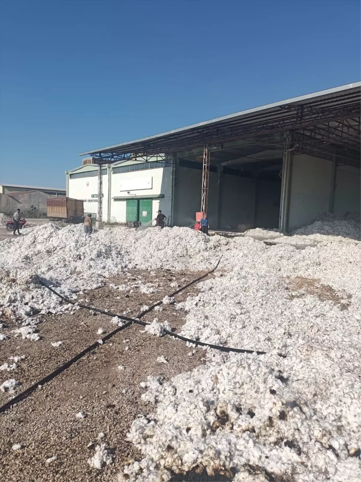 Adana'da Çırçır Fabrikası Deposunda Yangın