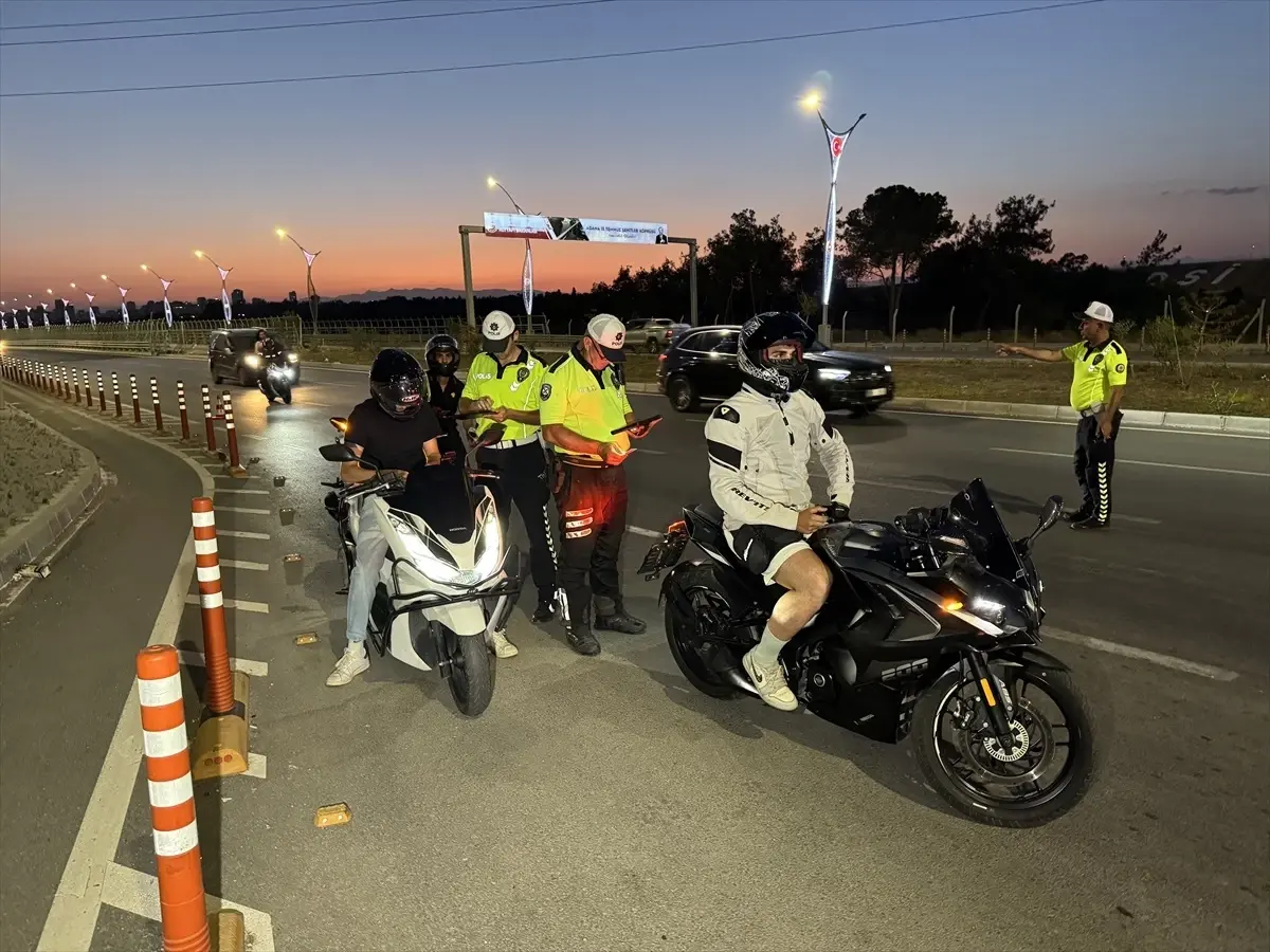 Adana'da denetimlerde 16 motosiklet trafikten menedildi