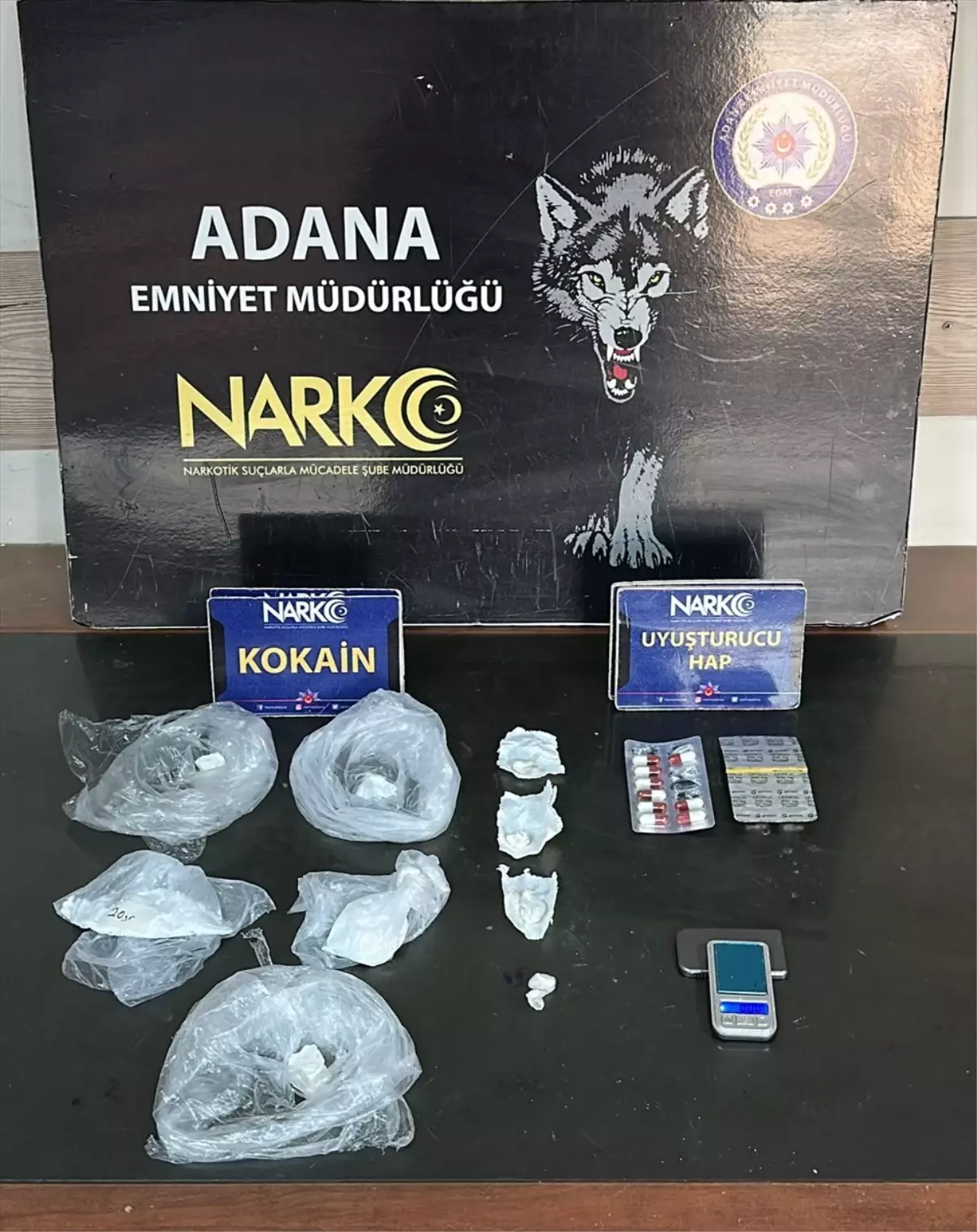 Adana'da Uyuşturucu Operasyonu: 53,7 Gram Kokain ve 23 Hap Ele Geçirildi