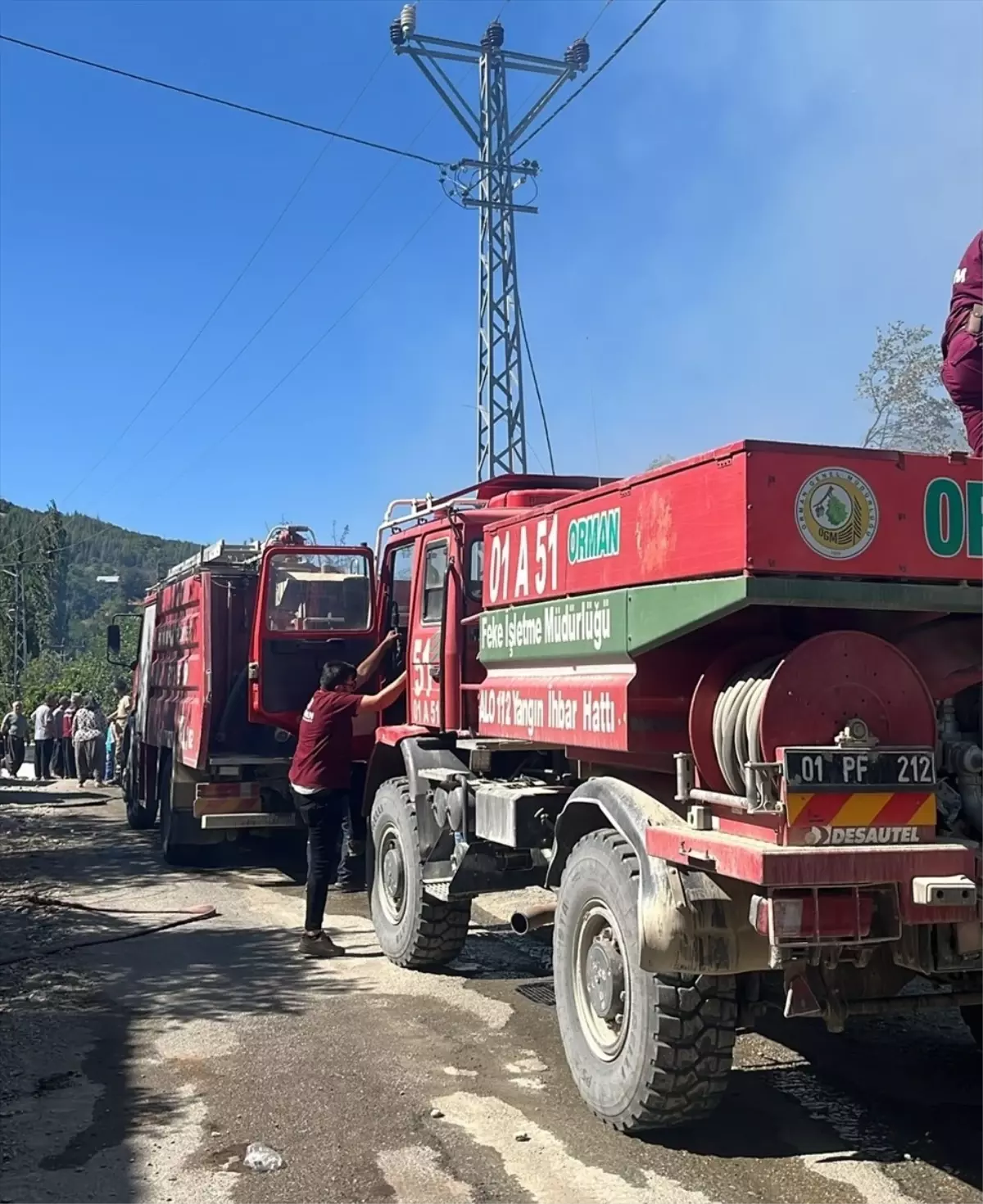 Adana'da Yangın: İki Katlı Ev Kullanılamaz Hale Geldi