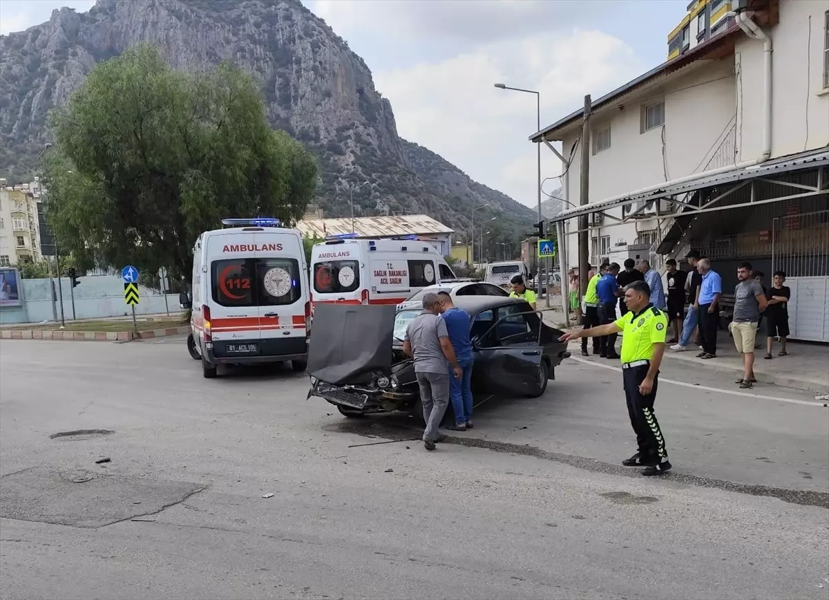 Adana'da Trafik Kazası: 3 Yaralı