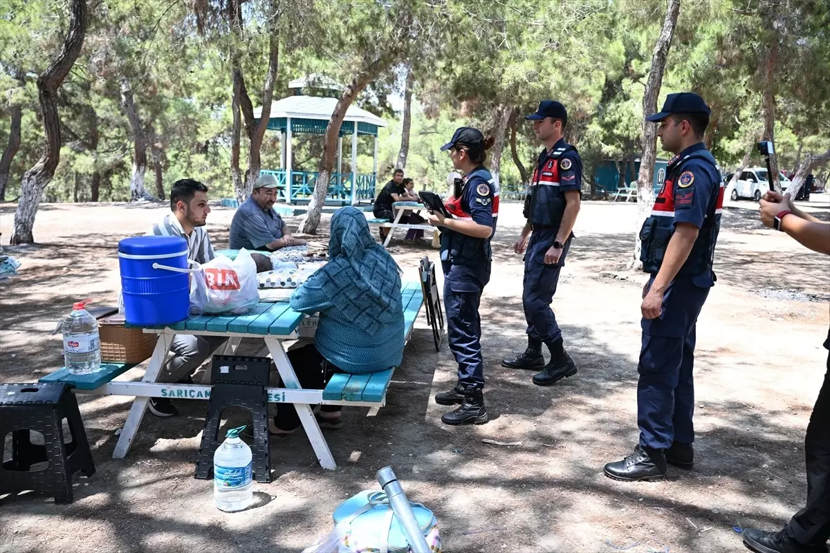 Adana Jandarmasından Yangın Öncesi Piknik Uyarısı