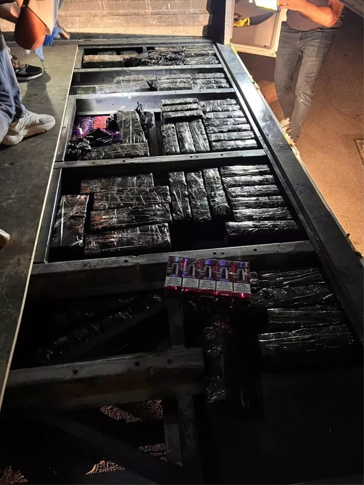 Adana'da Gümrük Kaçağı Elektronik Sigara Yakalandı