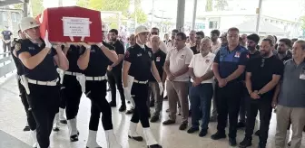 Adana'da Kanser Nedeniyle Hayatını Kaybeden Polis Memuru İçin Cenaze Töreni Düzenlendi