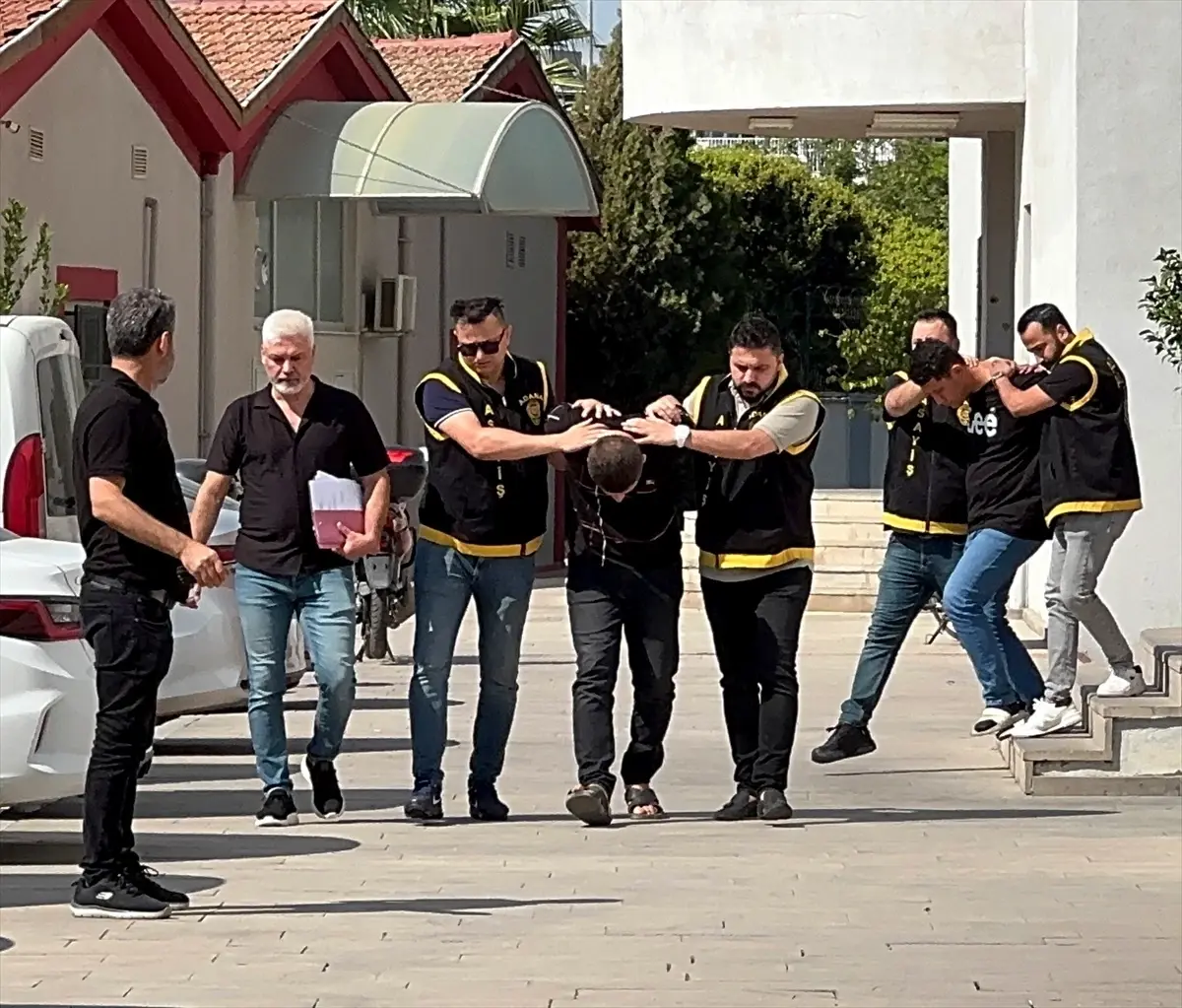 Adana'da Kapkaç Şüphelileri Tutuklandı