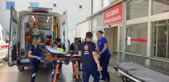 Kozan'da Minibüs Kazası: İki Yaralı