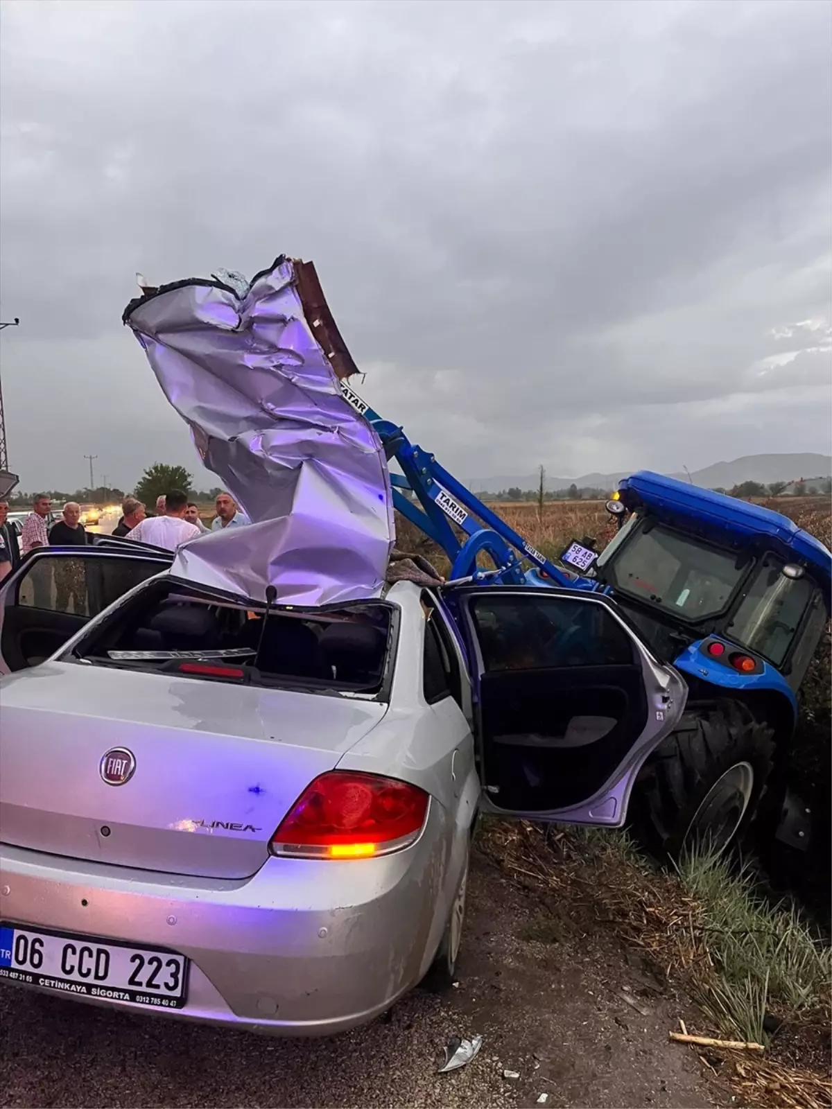 Ceyhan'da Otomobil ile Traktör Çarpıştı: 1 Yaralı