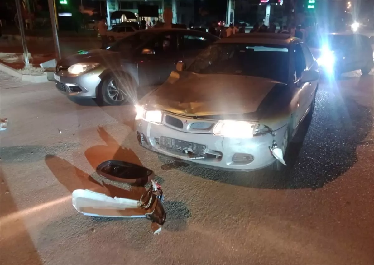 Adana'da Otomobil ile Motosiklet Çarpıştı: Bir Yaralı
