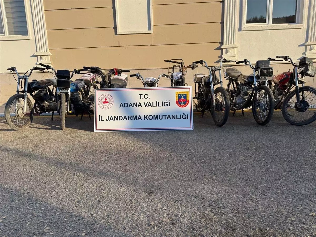 Adana'da Plakasız ve Şase Numarası Kazınmış 8 Motosiklet Ele Geçirildi
