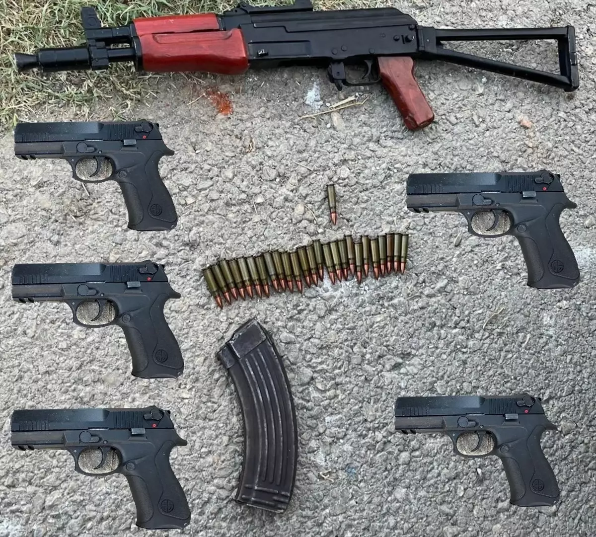 Adana'da Kaçan Araç Bisikletli Çocuğa Çarptı