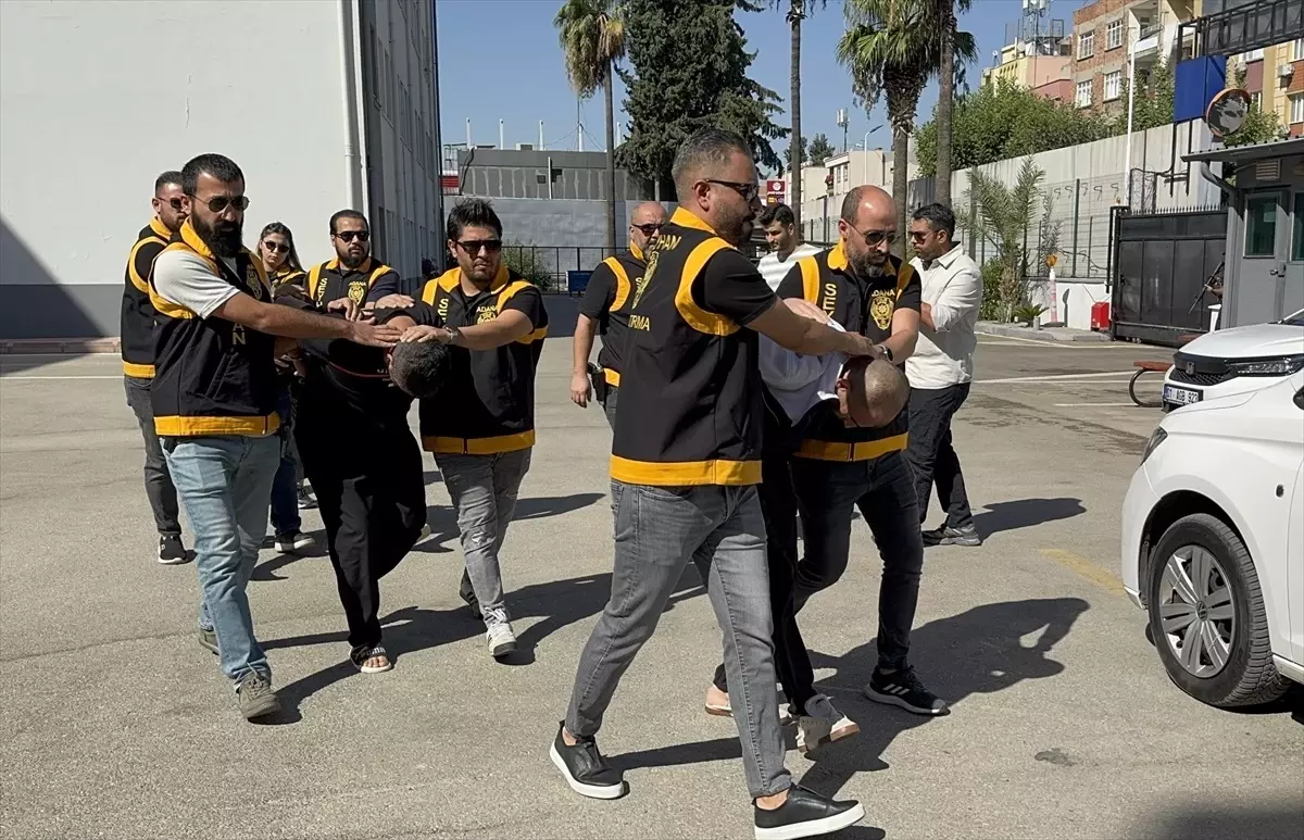 Adana'da Ruhsatsız Silah ve Uyuşturucu Operasyonu: 2 Tutuklama