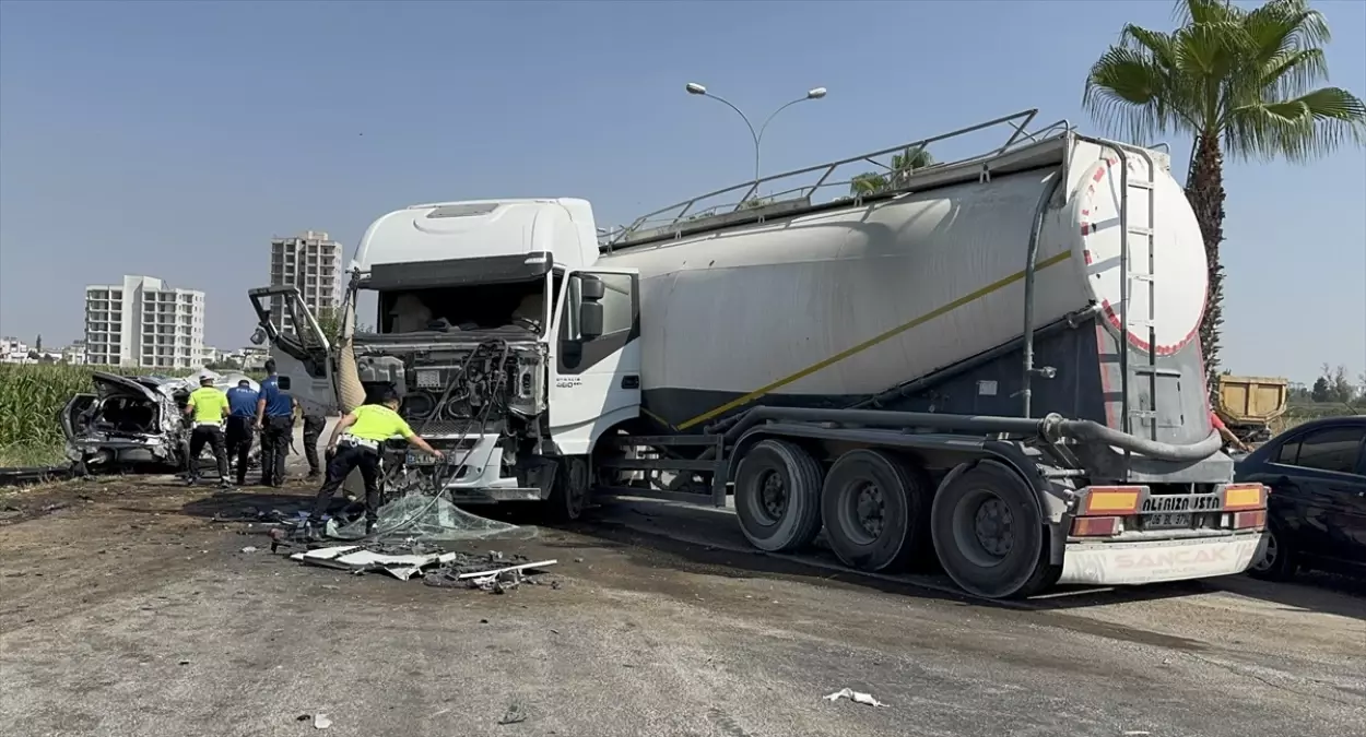 Adana'da Tanker Kazası: 2 Yaralı