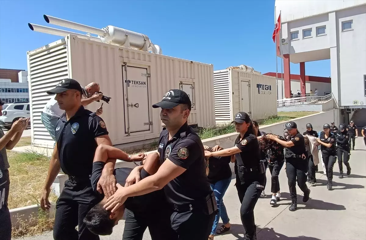Uyuşturucu Operasyonunda 16 Tutuklama