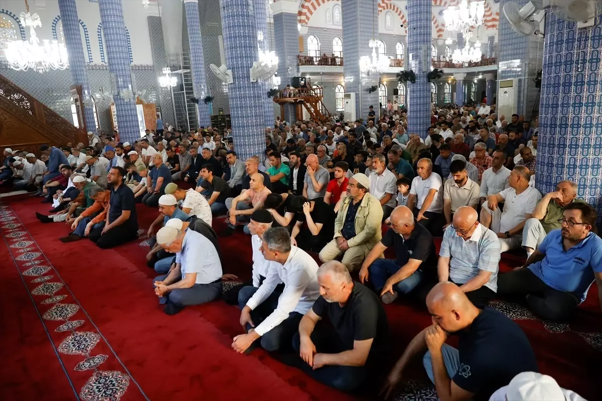 Adana, Mersin, Hatay ve Osmaniye'de bayram namazı kılındı