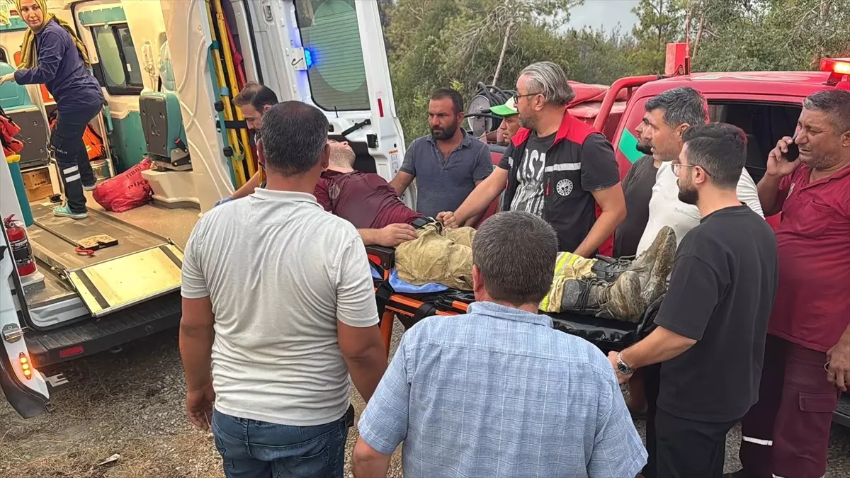 Adana'da Orman Yangınına Müdahale Ediliyor