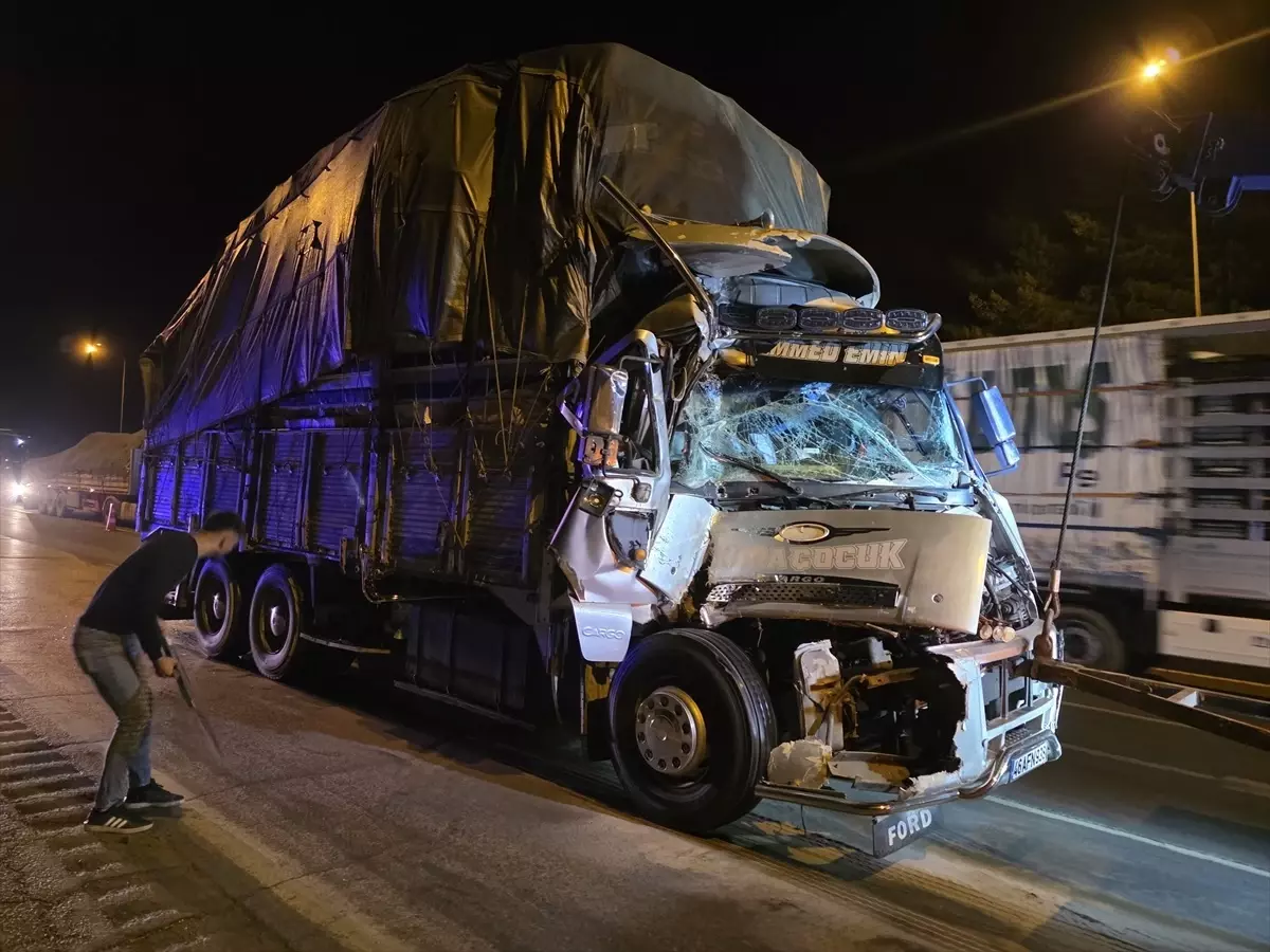 Adana-Pozantı Otoyolu'nda Trafik Kazası: Ulaşım Aksadı
