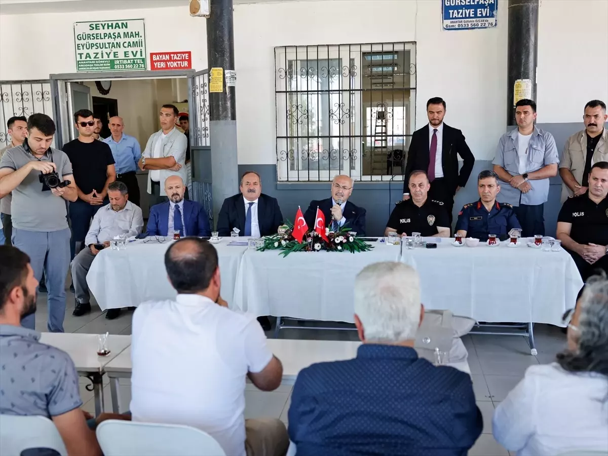 Adana Valisi Köşger, Gürselpaşa Mahallesi'nde Esnaf ve Vatandaşlarla Bir Araya Geldi