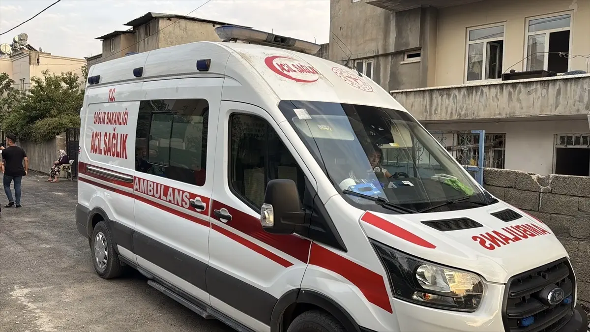 Adıyaman'da Damdan Düşen Kişi Ağır Yaralandı