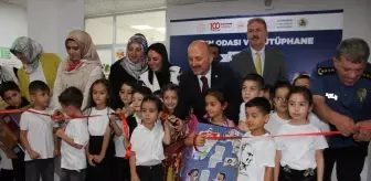 Depremde Hayatını Kaybeden Öğretmenin İsimleri Kütüphaneye Verildi