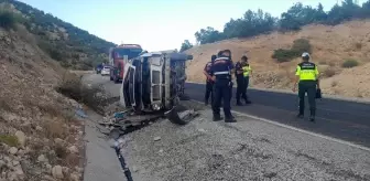 Adıyaman'da Tarım İşçilerini Taşıyan Minibüs Devrildi: 19 Yaralı