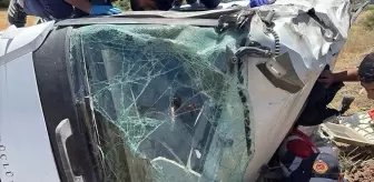 Gölbaşı'nda Tır Şarampole Devrildi: Sürücü Yaralı