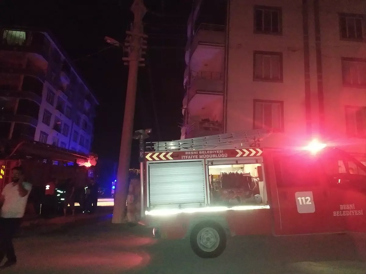 Adıyaman'da Evde Yangın Çıktı, 5 Kişi Hafif Yaralandı