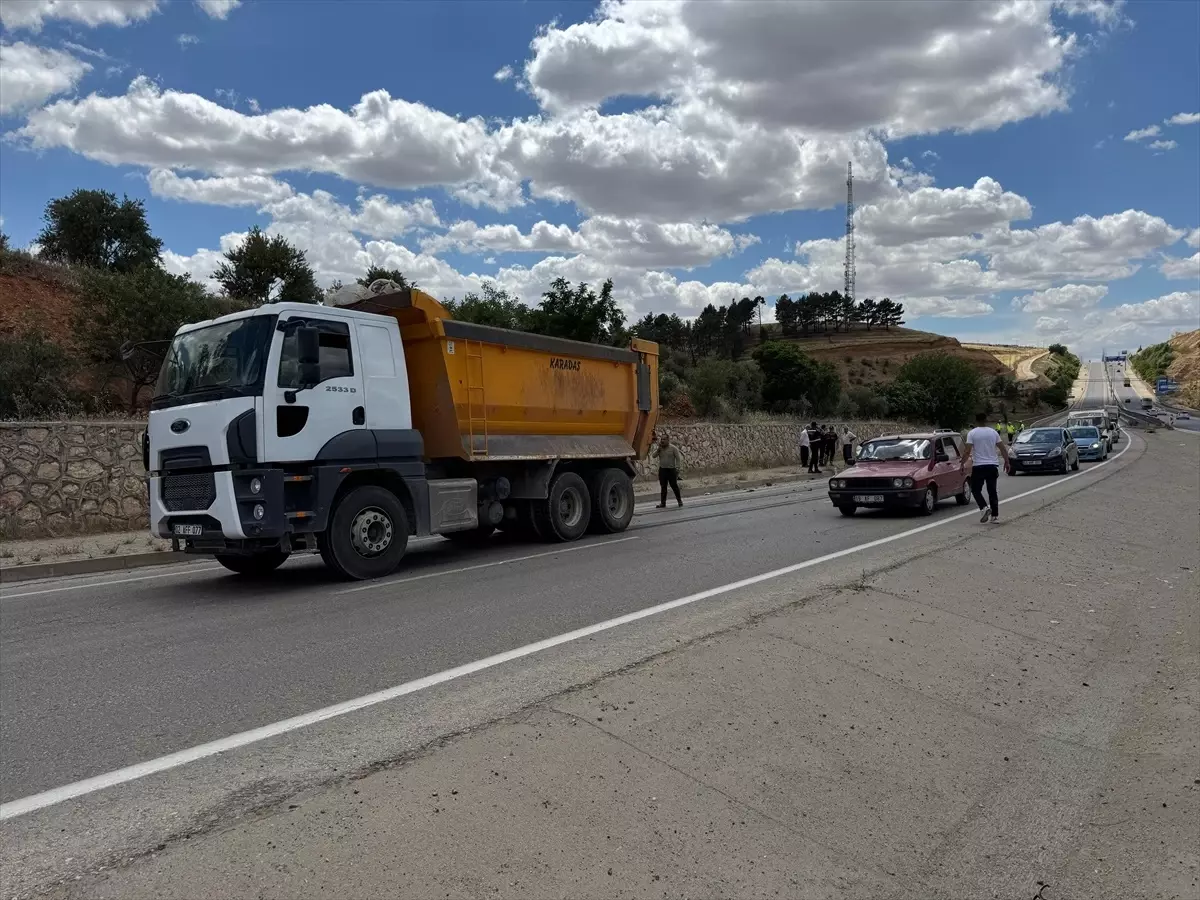 Adıyaman'da Trafik Kazası: Otomobil Sürücüsü Hayatını Kaybetti