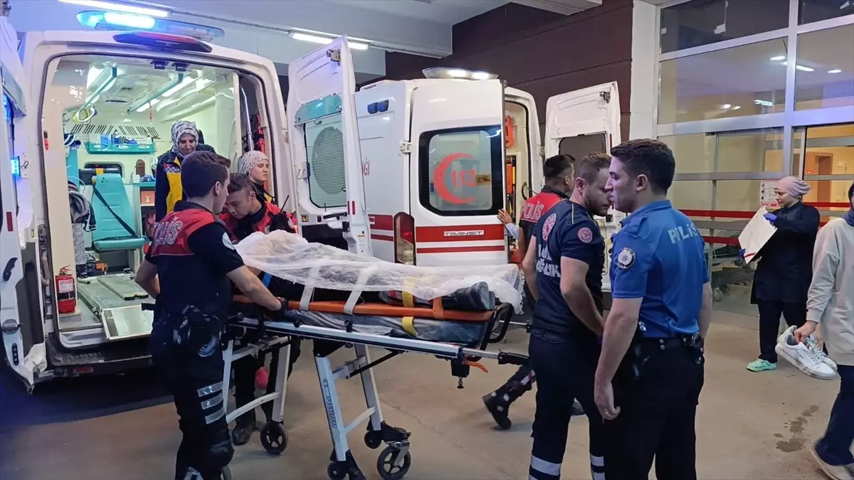 Adıyaman'da Motosikletli Ekip Kaza Yaptı: 2 Polis Yaralı