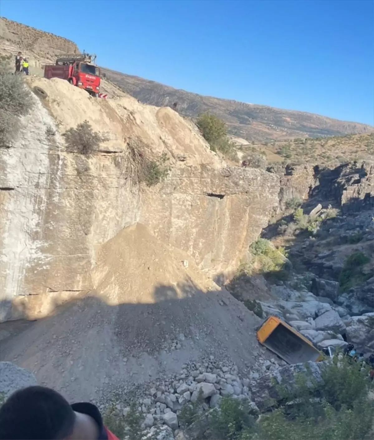 Adıyaman'da Kamyon Devrildi, Sürücü Hayatını Kaybetti