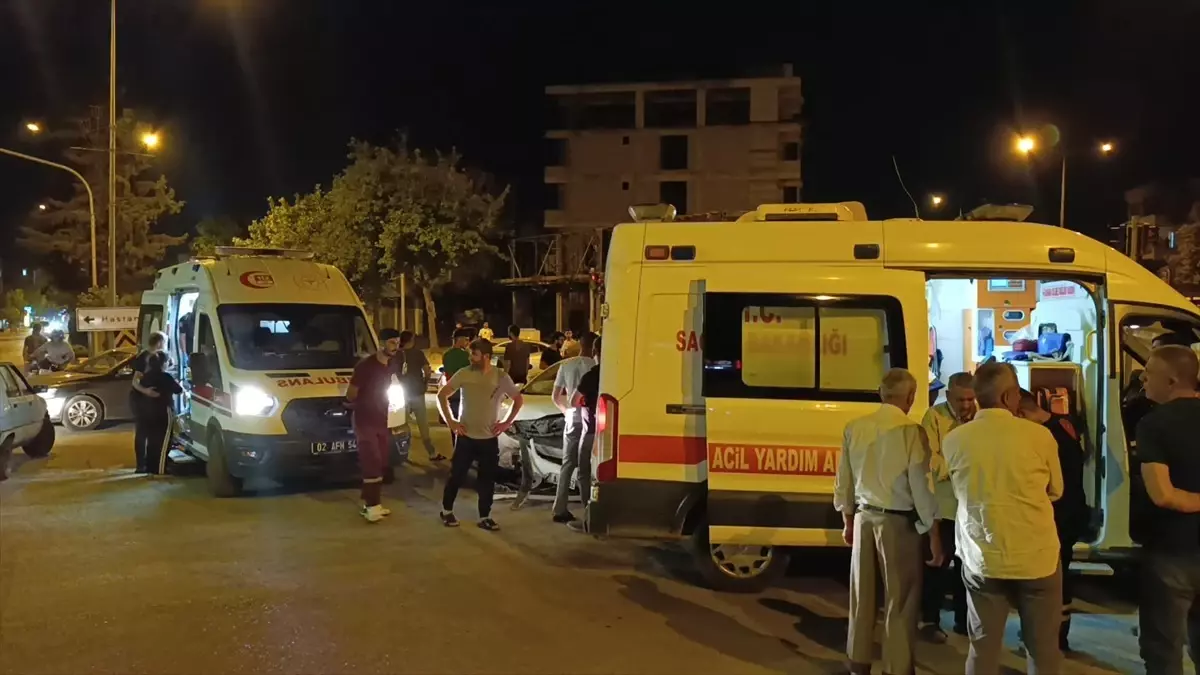 Adıyaman'da İki Trafik Kazasında Üç Yaralı