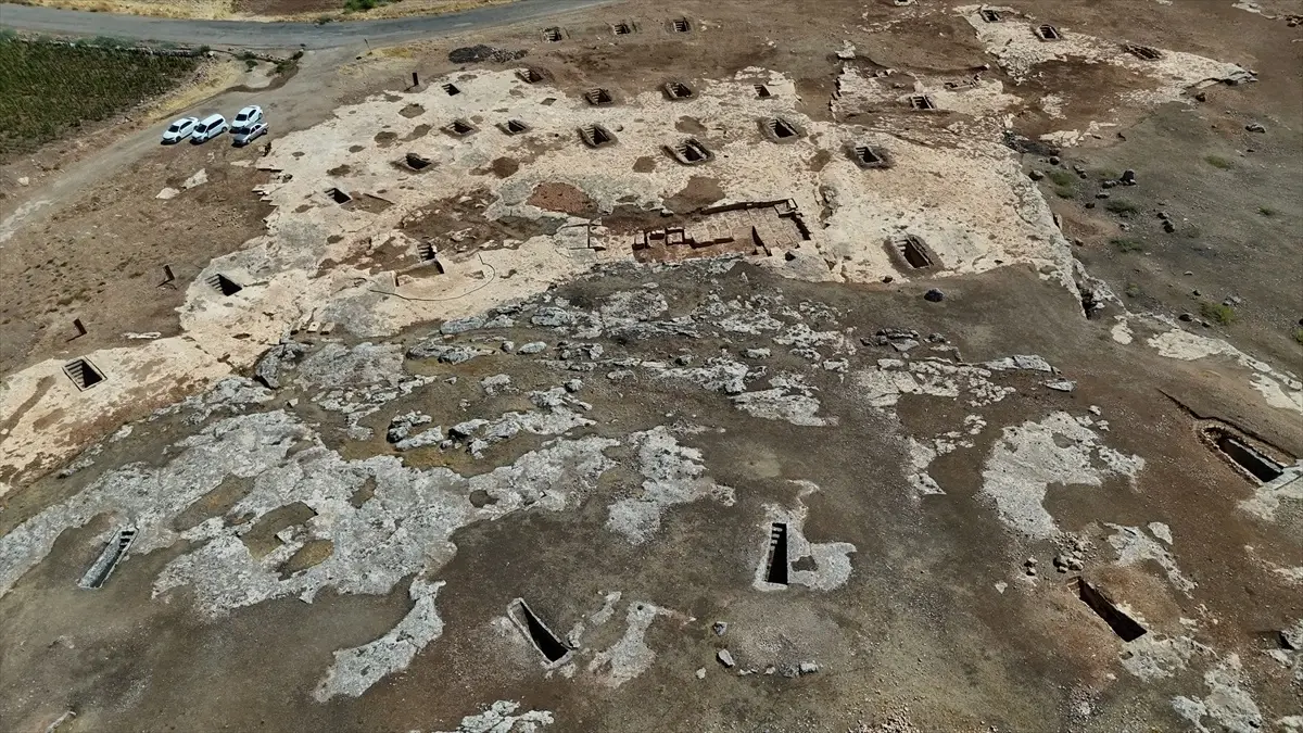 Adıyaman'da Roma Dönemine Ait 8 Oda Mezarı Keşfedildi