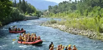 Antalya'nın Köprülü Kanyon'u Rafting Heyecanı Sunuyor