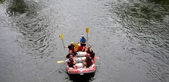 Düzce'de Rafting Coşkusu: Serinlemek İçin Melen Çayı'na Akın