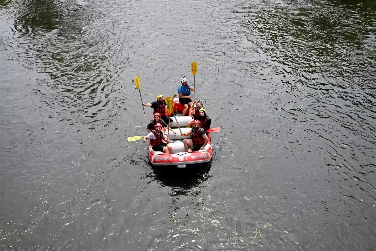 Düzce'de Rafting Coşkusu: Serinlemek İçin Melen Çayı'na Akın
